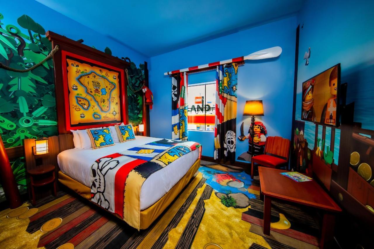 Pirate Theme Family Room -  LEGOLAND® Pirate Island Hotel